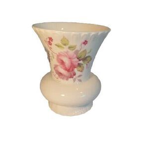 Coalport England Bone China‎ Shrewsbury Vase White with Pink Flowers
